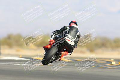 media/Jan-10-2025-CVMA Friday Practice (Fri) [[489e0da257]]/Group 4 and Trackday/Session 4 (Turn 16)/